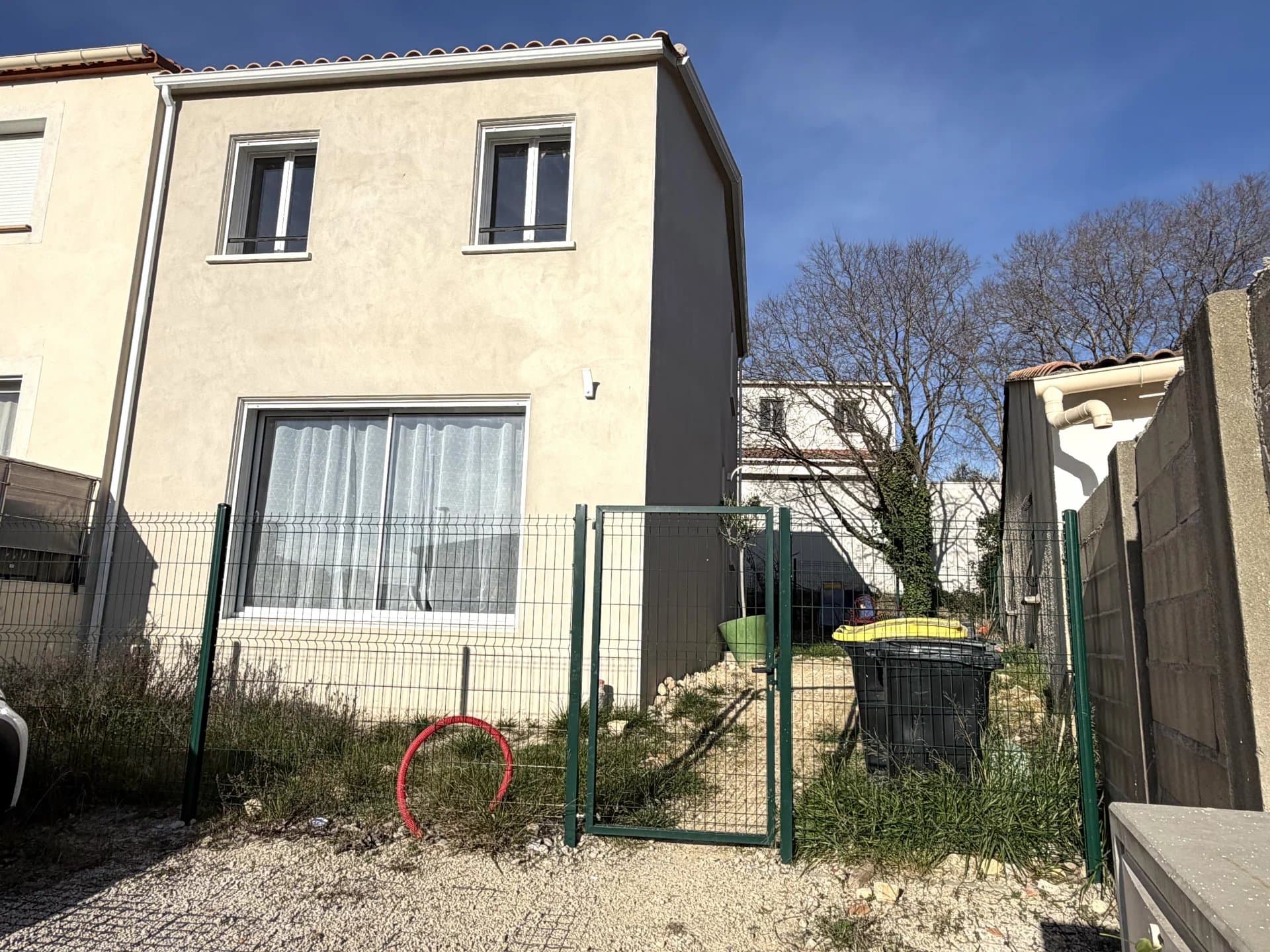 Maison confortable de 3 chambres à Milhaud