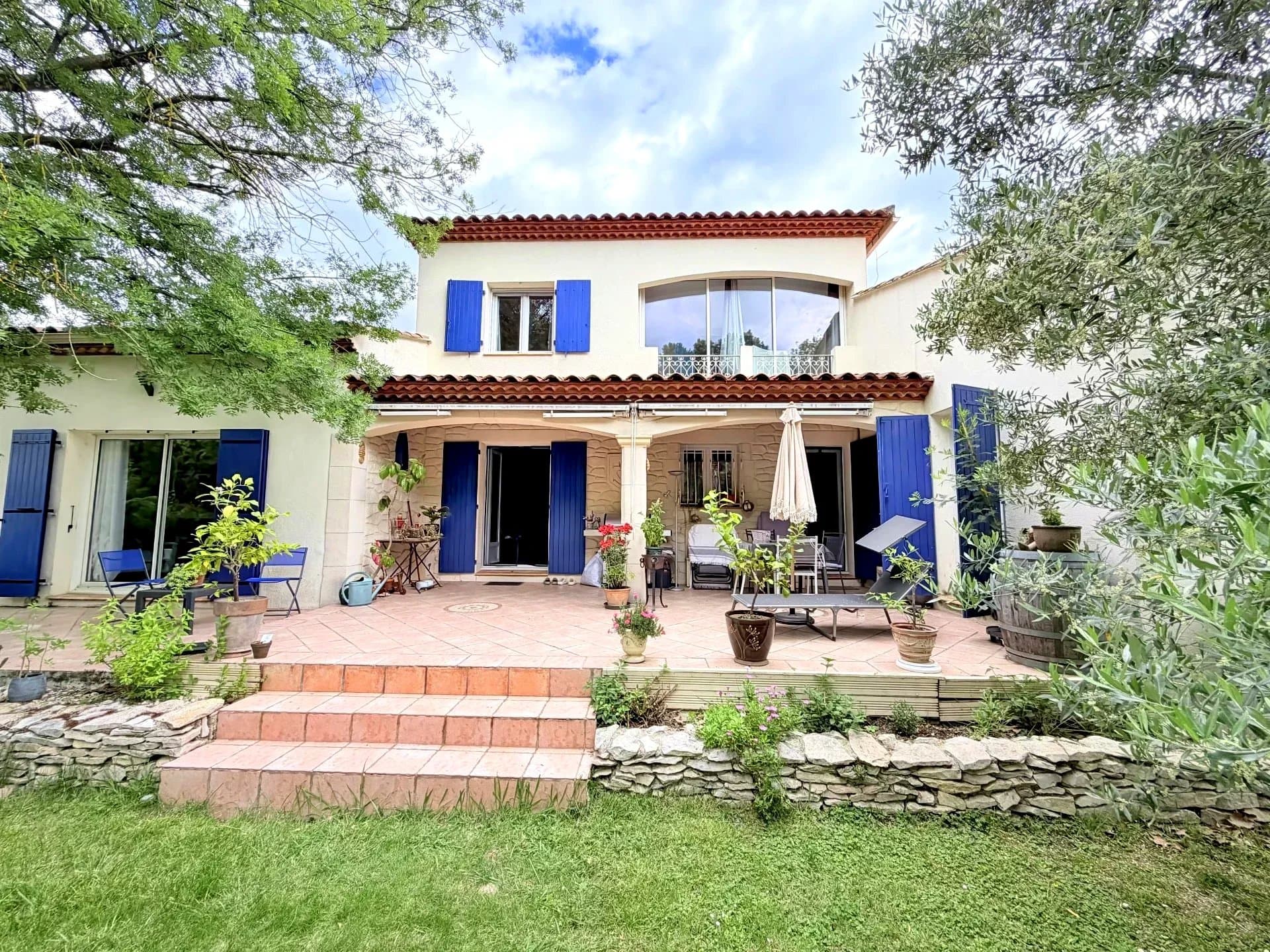 Maison 6 pièces 195m²